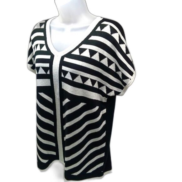 Cable & Gauge Black/ White Geo Print Viscose/ Acrylic Sweater. Short Sleeve. XL - Picture 1 of 6
